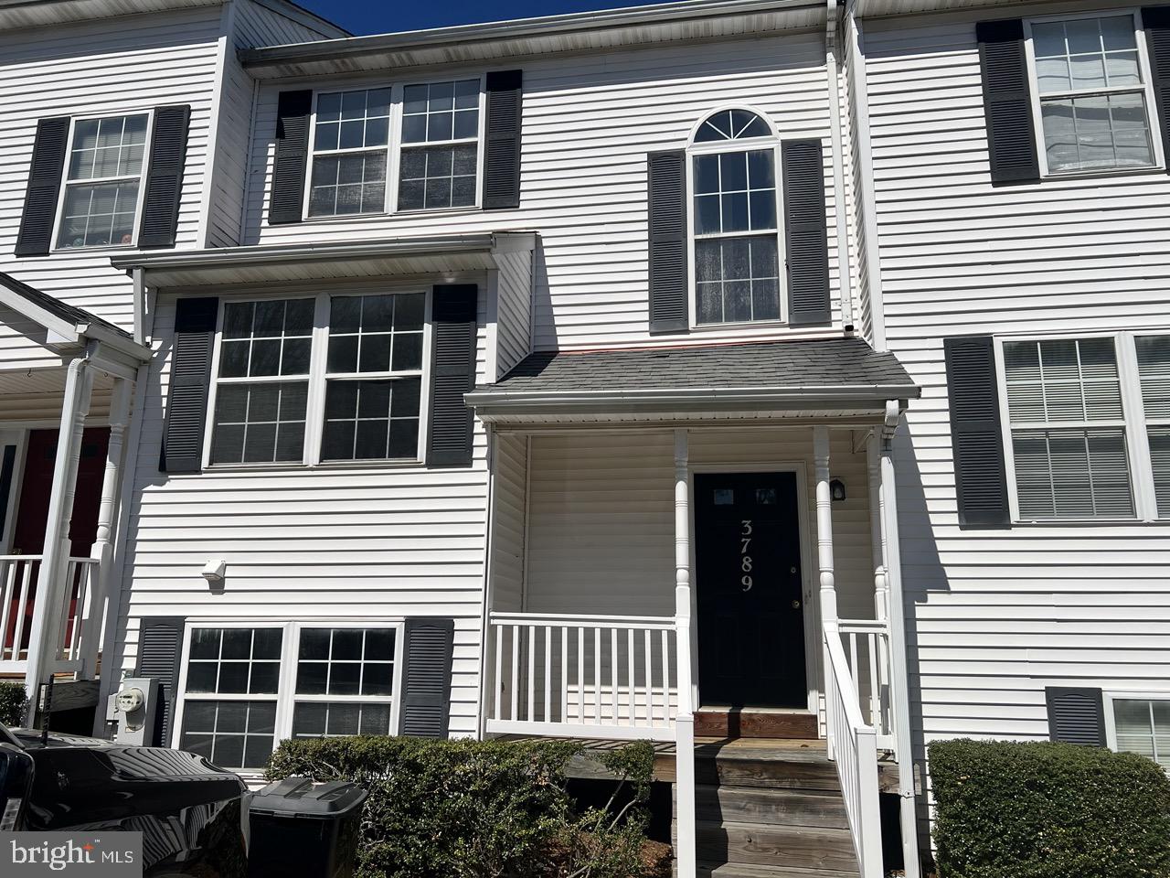 CAPTAINS QUARTER CONDOMINIUM - Residential Lease