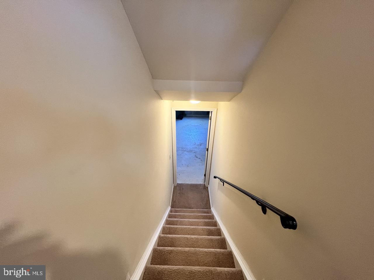 CAPTAINS QUARTER CONDOMINIUM - Residential Lease