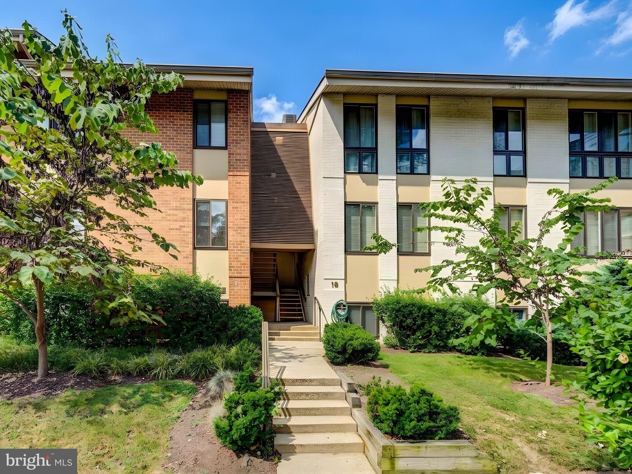 19 HAMILL ROAD 19A
