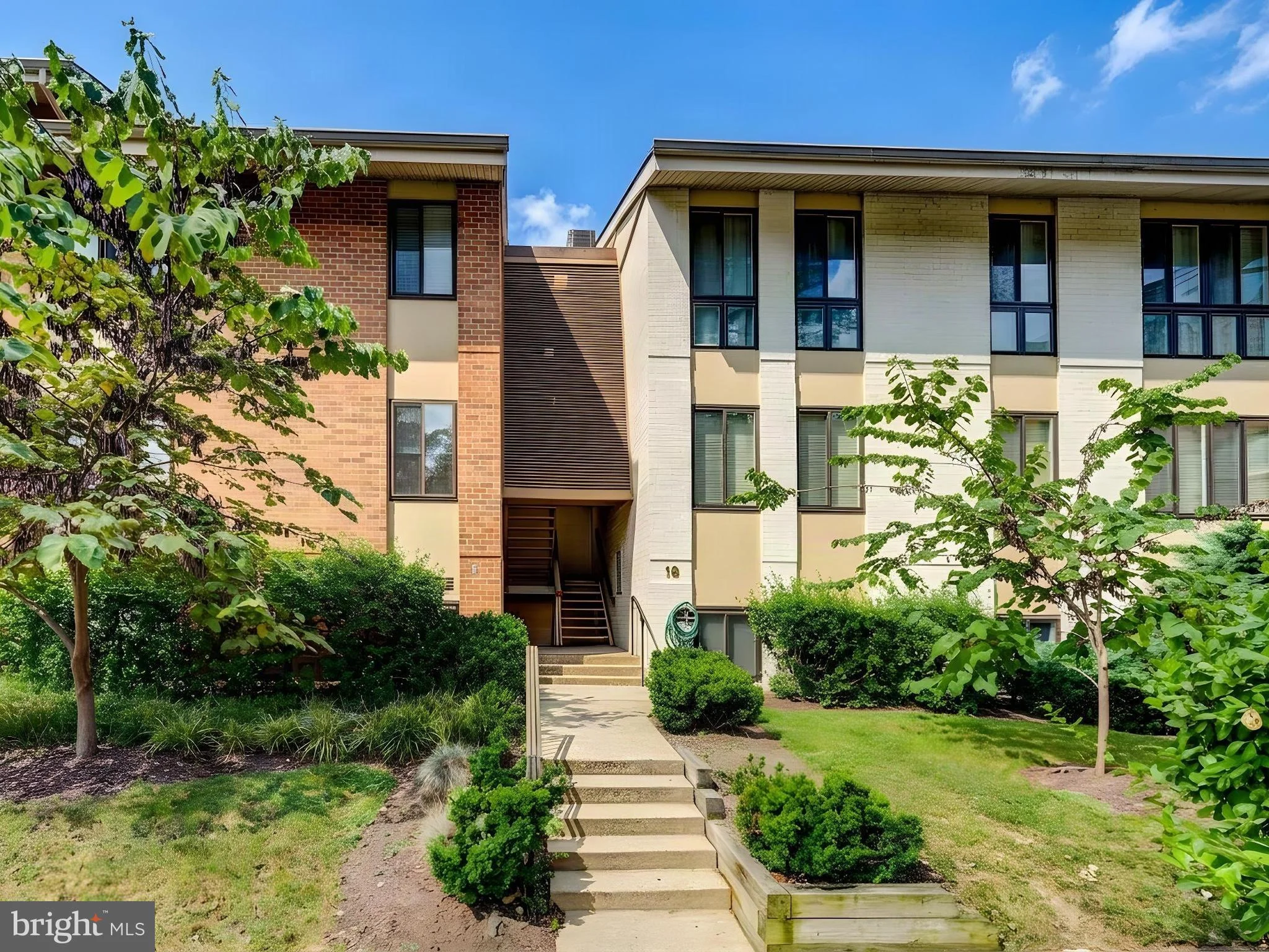 19 Hamill Road Unit 19A, Baltimore, MD 21210 photo 2