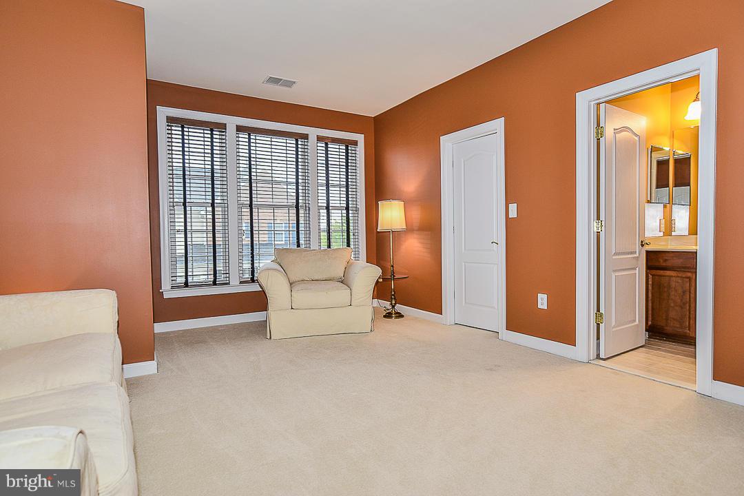 LANSDOWNE ON THE POTOMAC - Residential