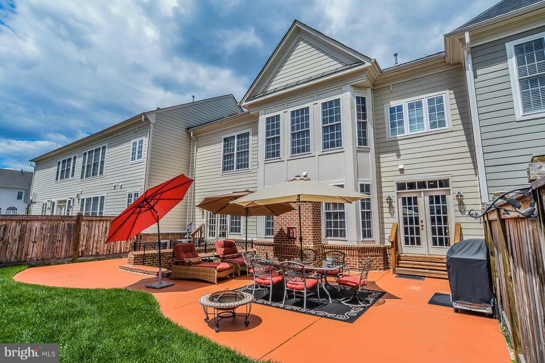 LANSDOWNE ON THE POTOMAC - Residential