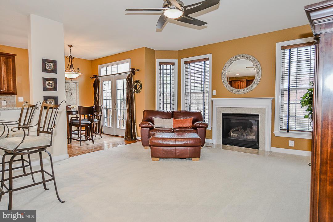 LANSDOWNE ON THE POTOMAC - Residential