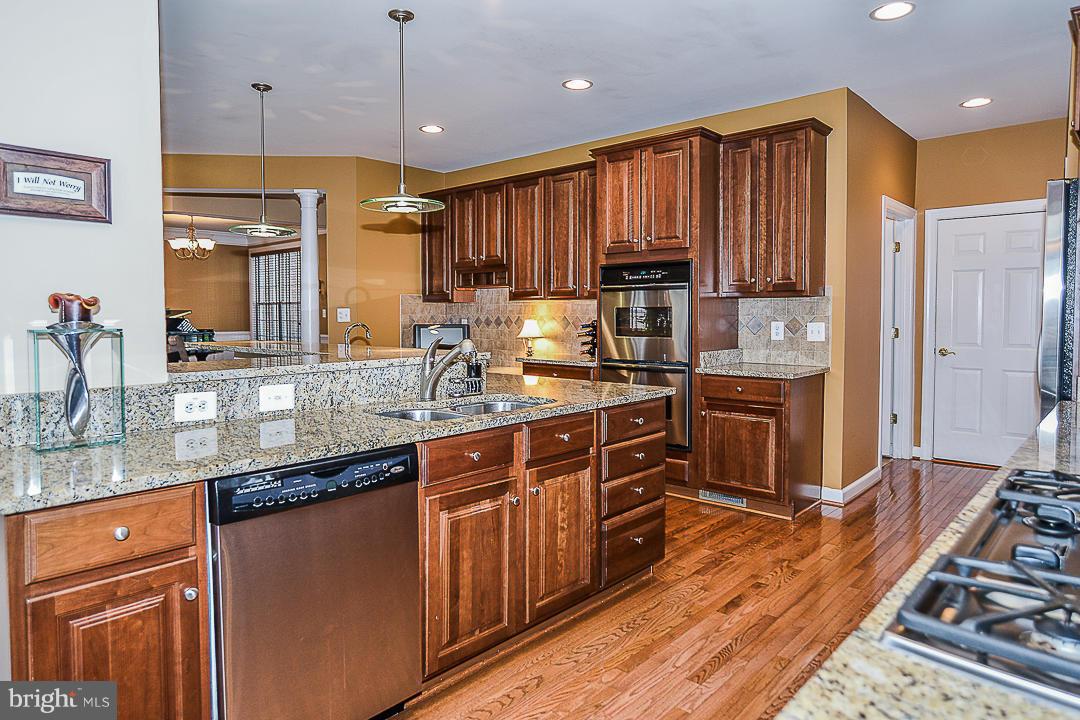 LANSDOWNE ON THE POTOMAC - Residential