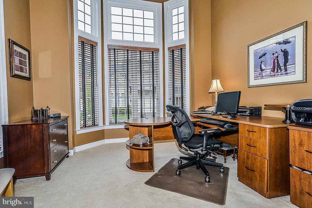 LANSDOWNE ON THE POTOMAC - Residential