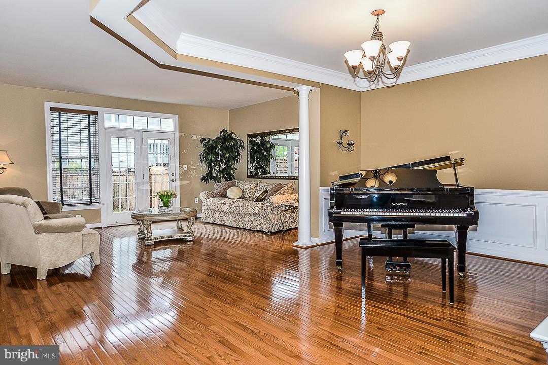 LANSDOWNE ON THE POTOMAC - Residential