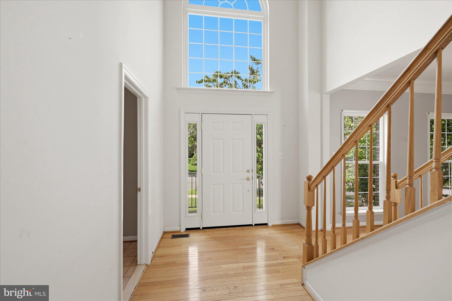 938 WAYNE DRIVE