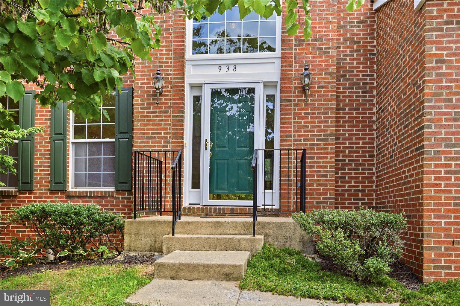 938 WAYNE DRIVE