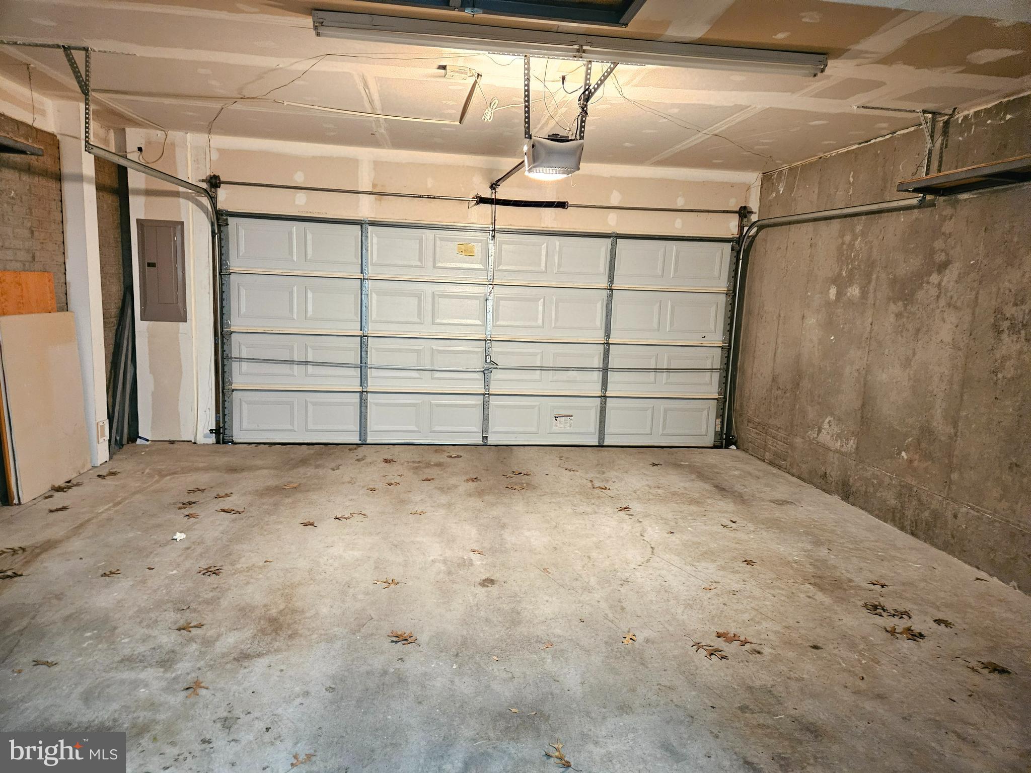 HEATHCOTE COMMONS - Residential Lease