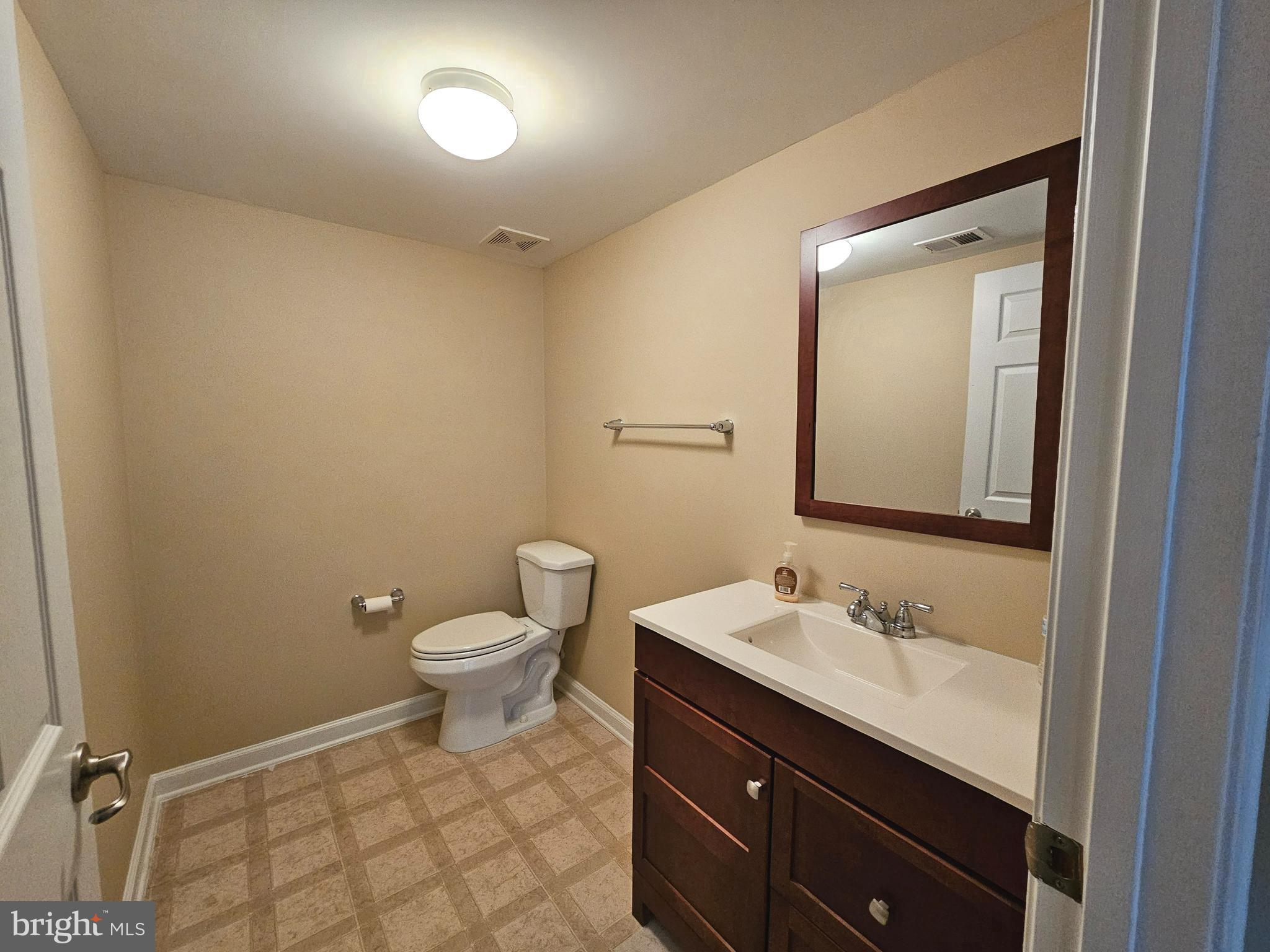 HEATHCOTE COMMONS - Residential Lease