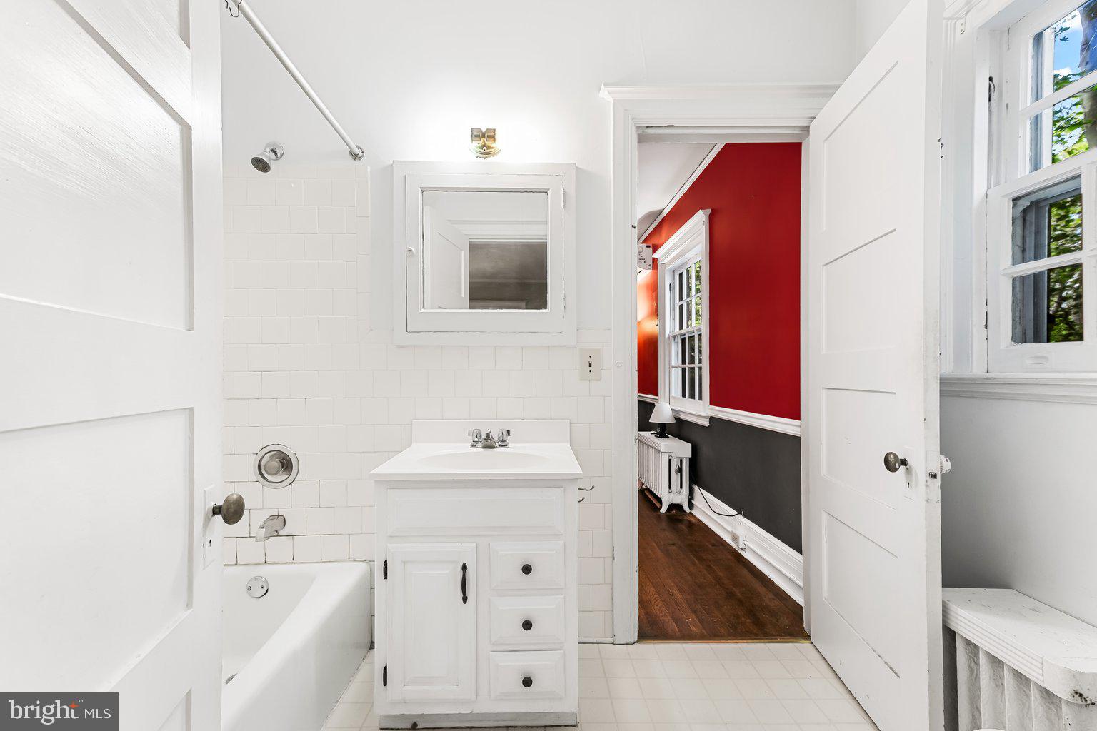 ROLAND PARK - Residential