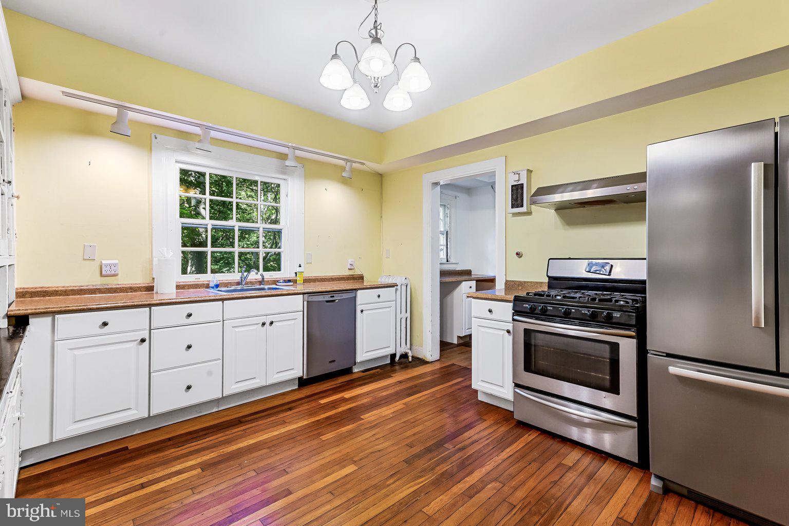 ROLAND PARK - Residential