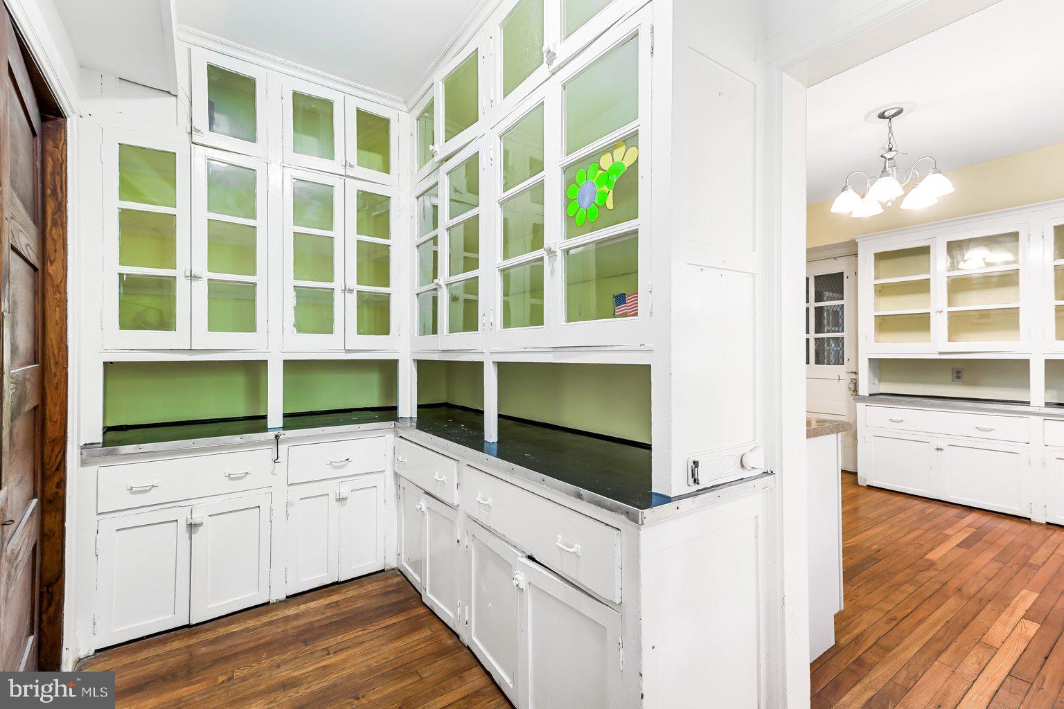 ROLAND PARK - Residential