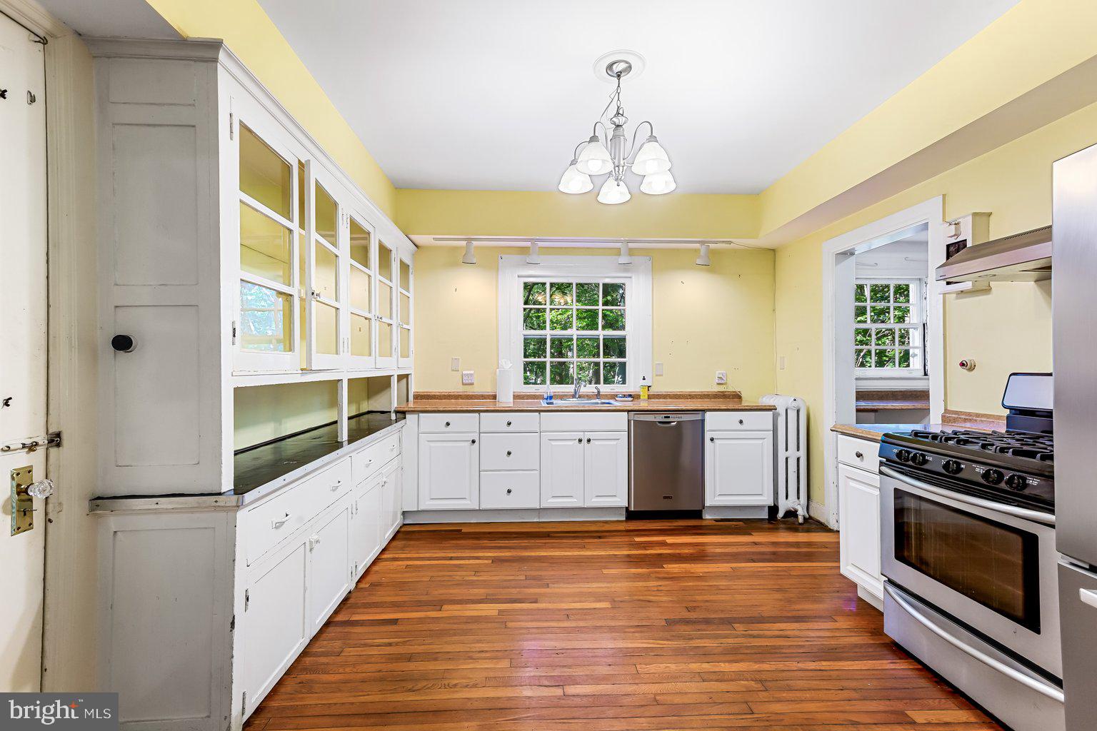 ROLAND PARK - Residential