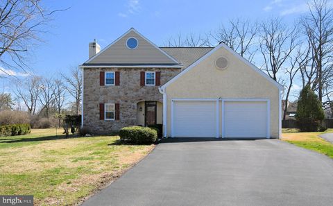 1612 BROADFIELD CIRCLE MAPLE GLEN PA 19002