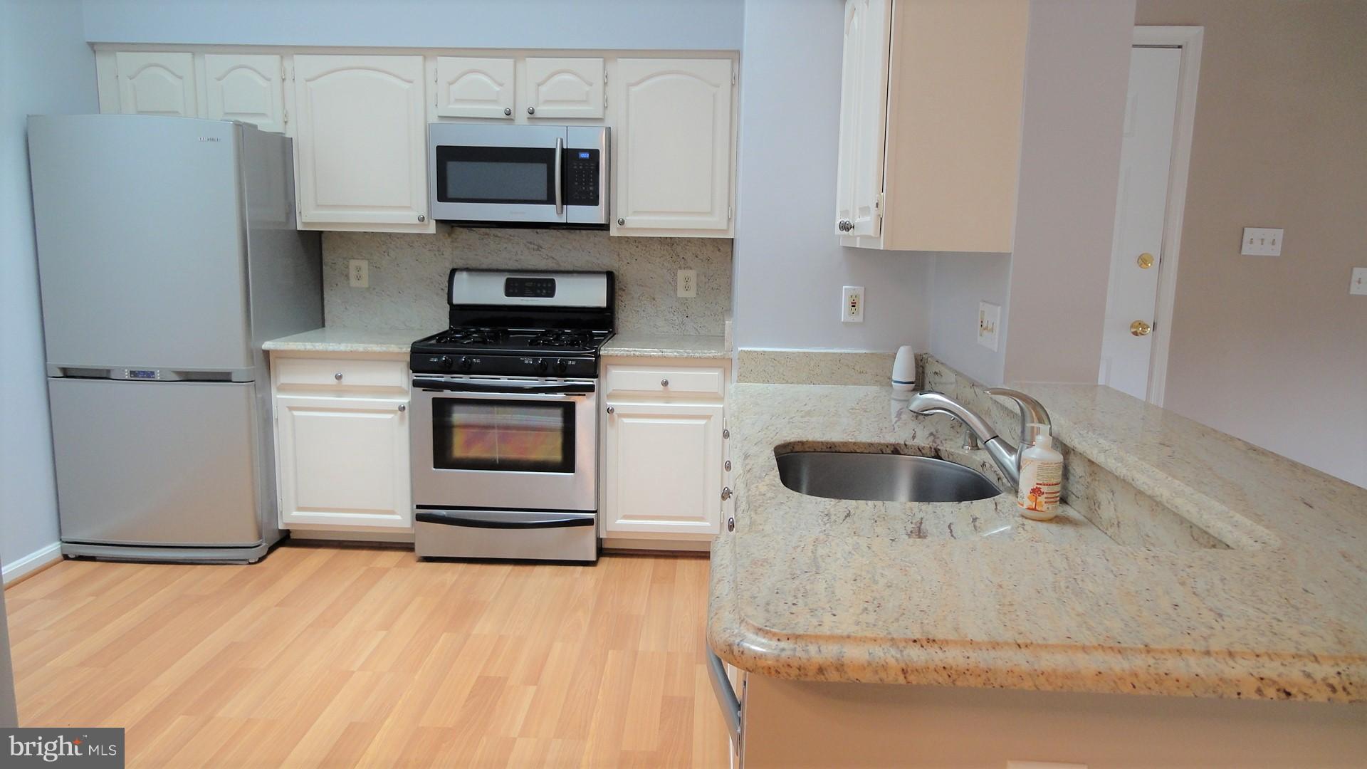 STRATFORD PLACE AT KINGS - Residential