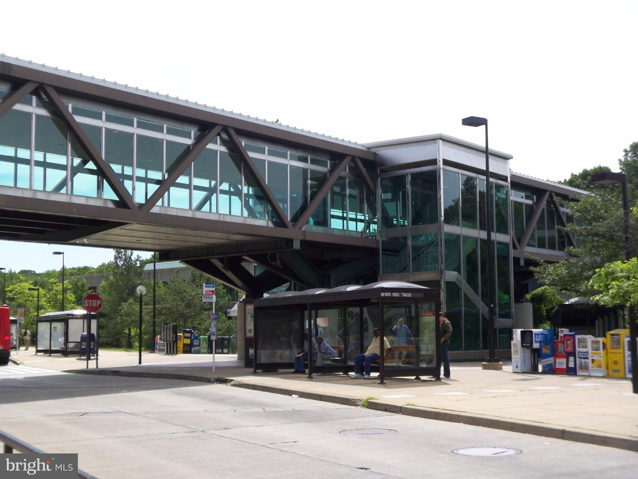 STRATFORD PLACE AT KINGS - Residential