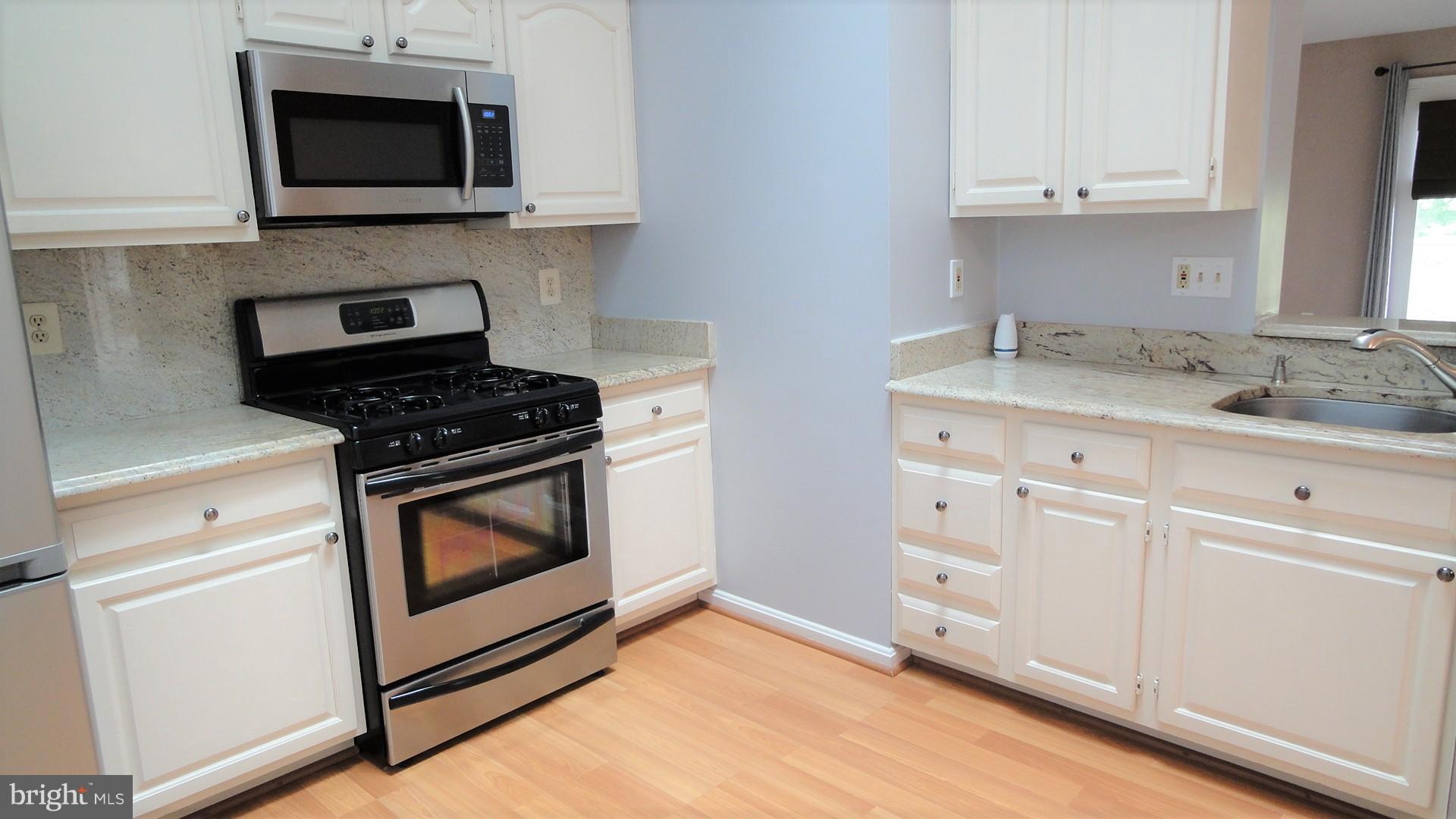 STRATFORD PLACE AT KINGS - Residential