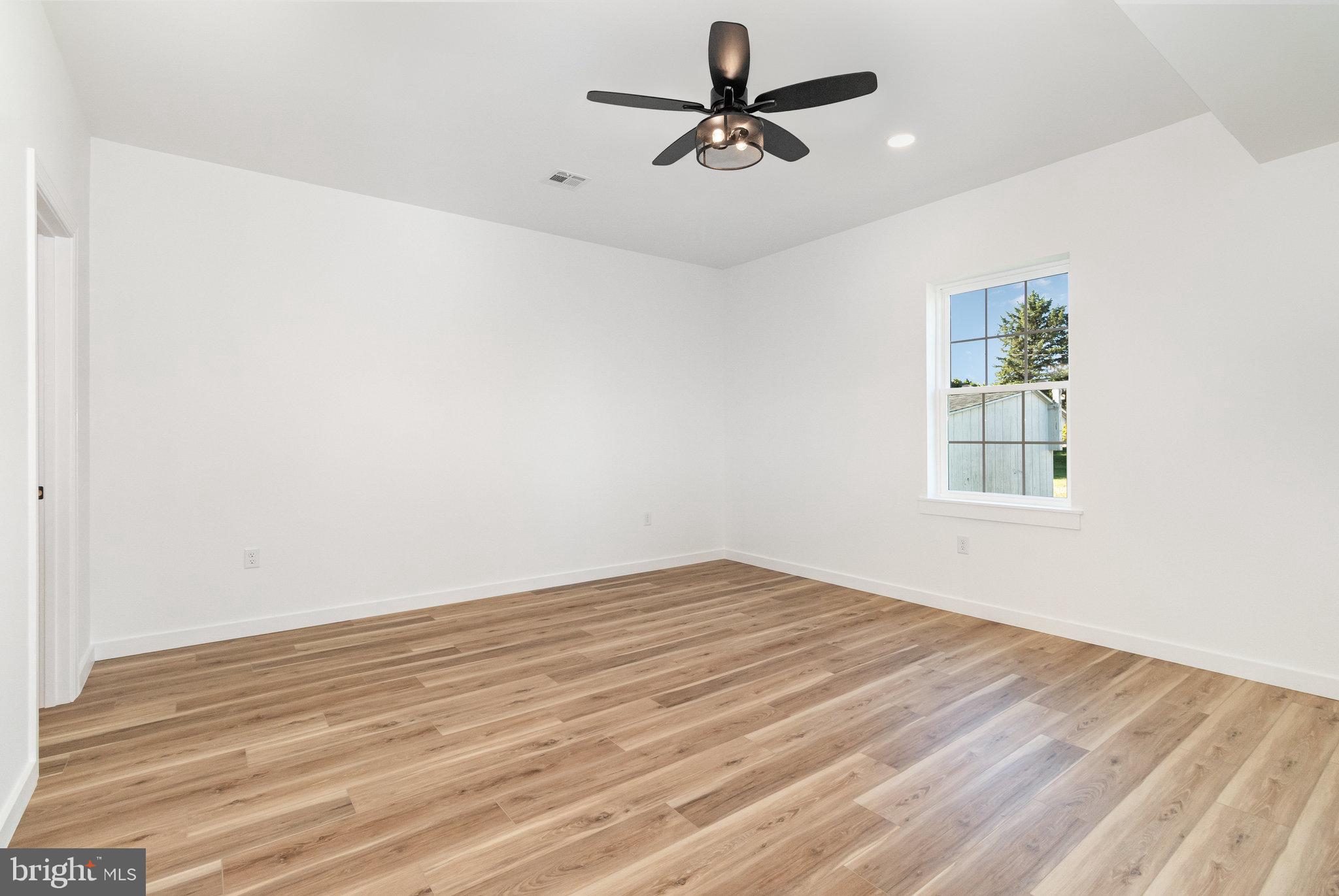 CLOVERLEAF ACRES - Residential