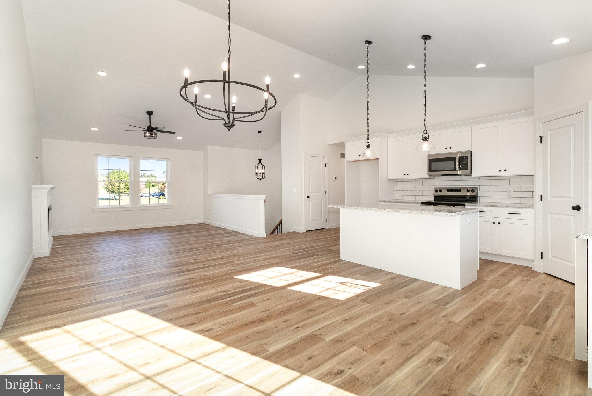 CLOVERLEAF ACRES - Residential