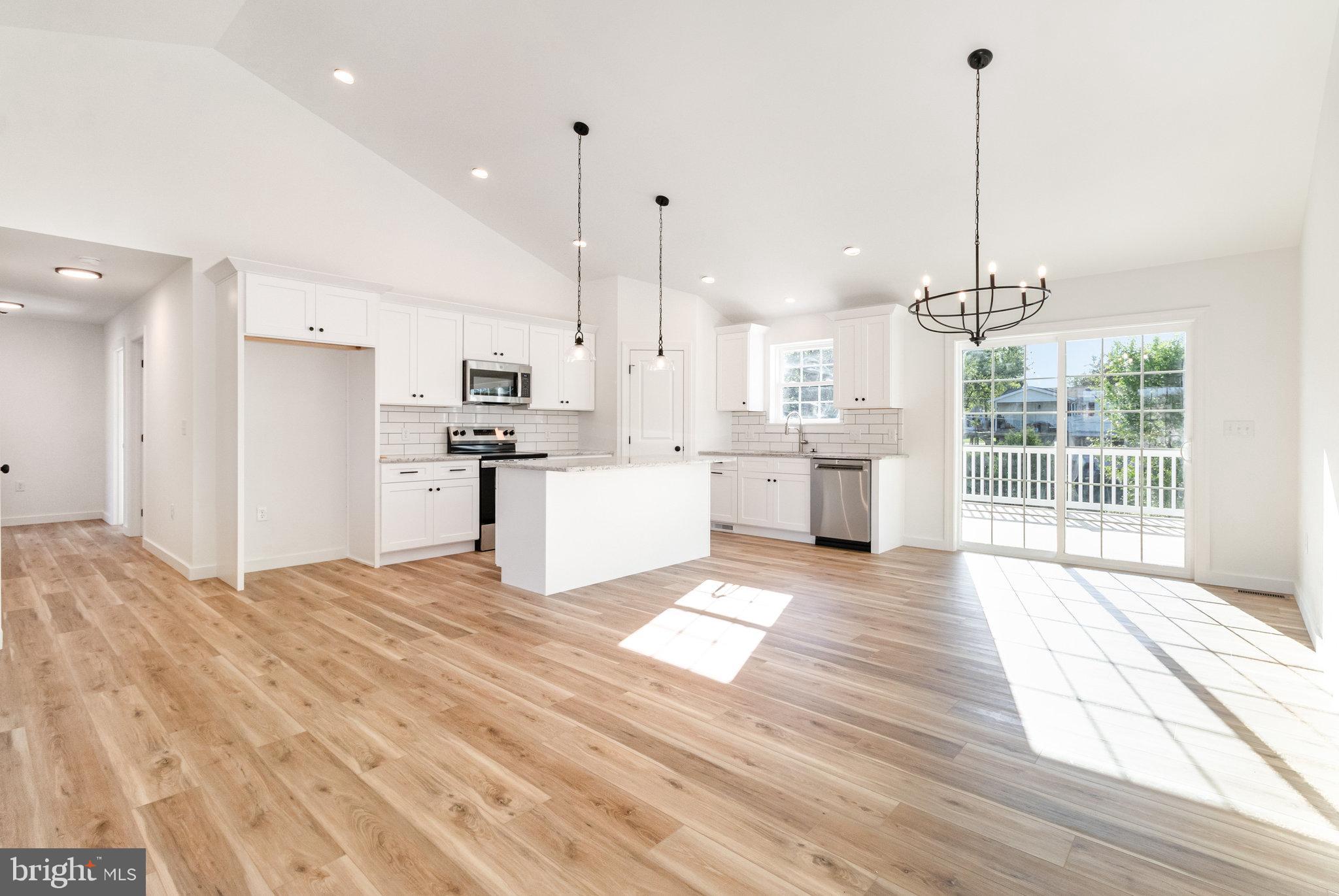 CLOVERLEAF ACRES - Residential