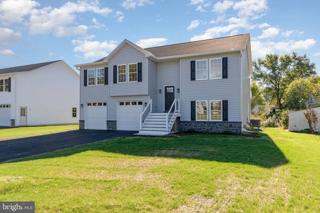 Photo of 129 Valley, CARLISLE, PA 17015 (MLS # PACB2047512)