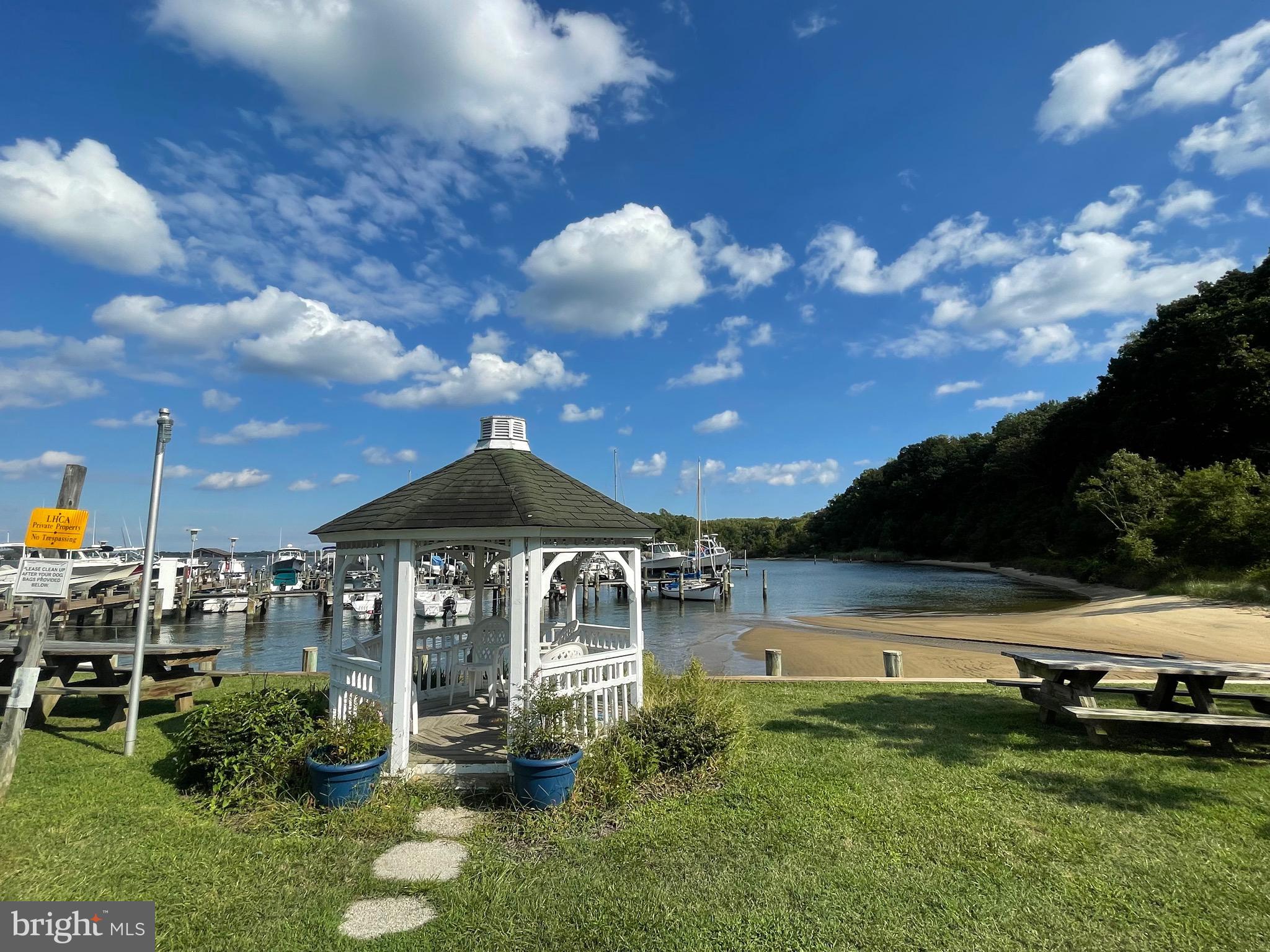 LOCH HAVEN - Residential