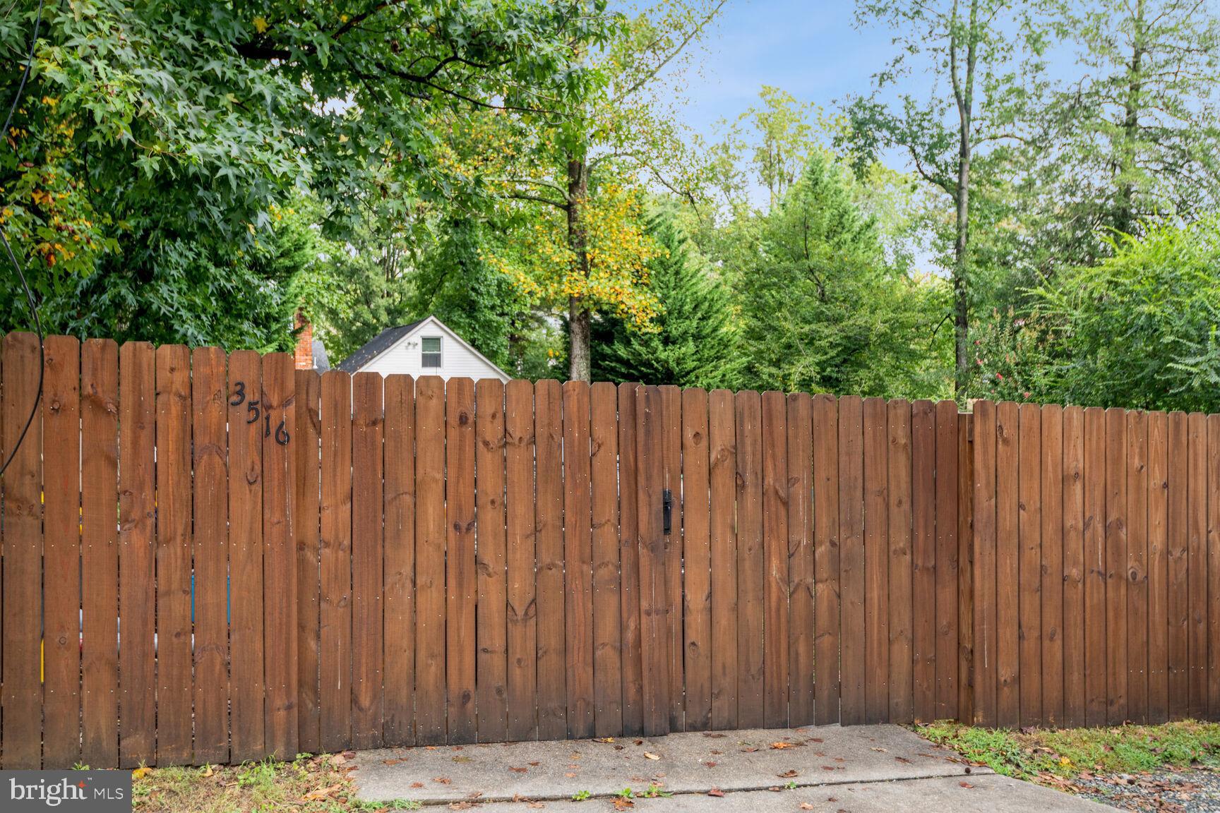 LOCH HAVEN - Residential