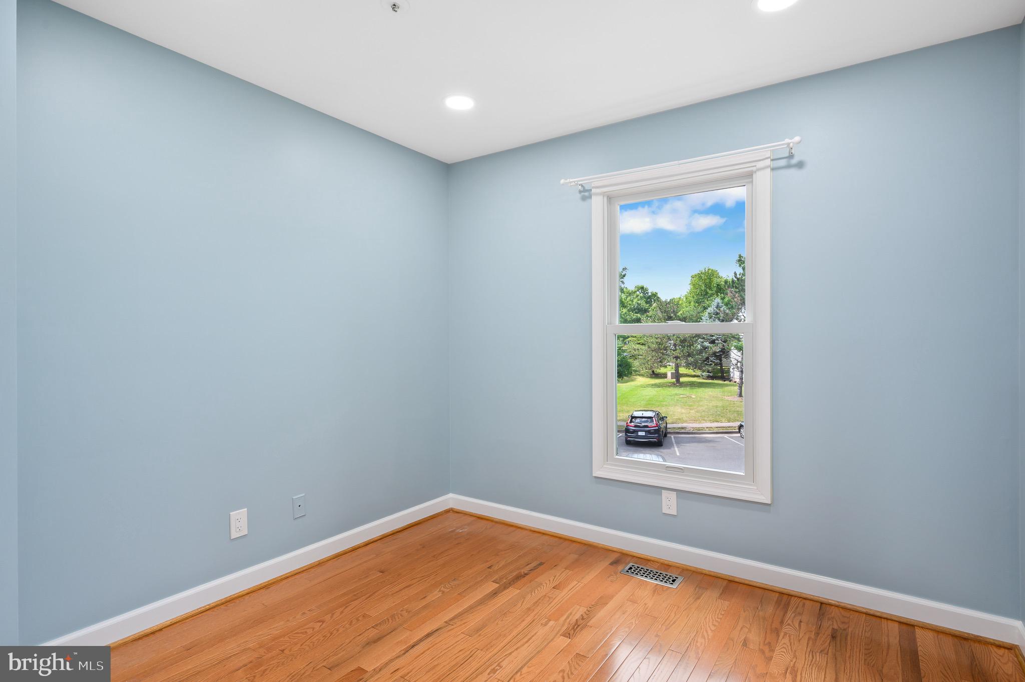 ASHBURN VILLAGE - Residential Lease