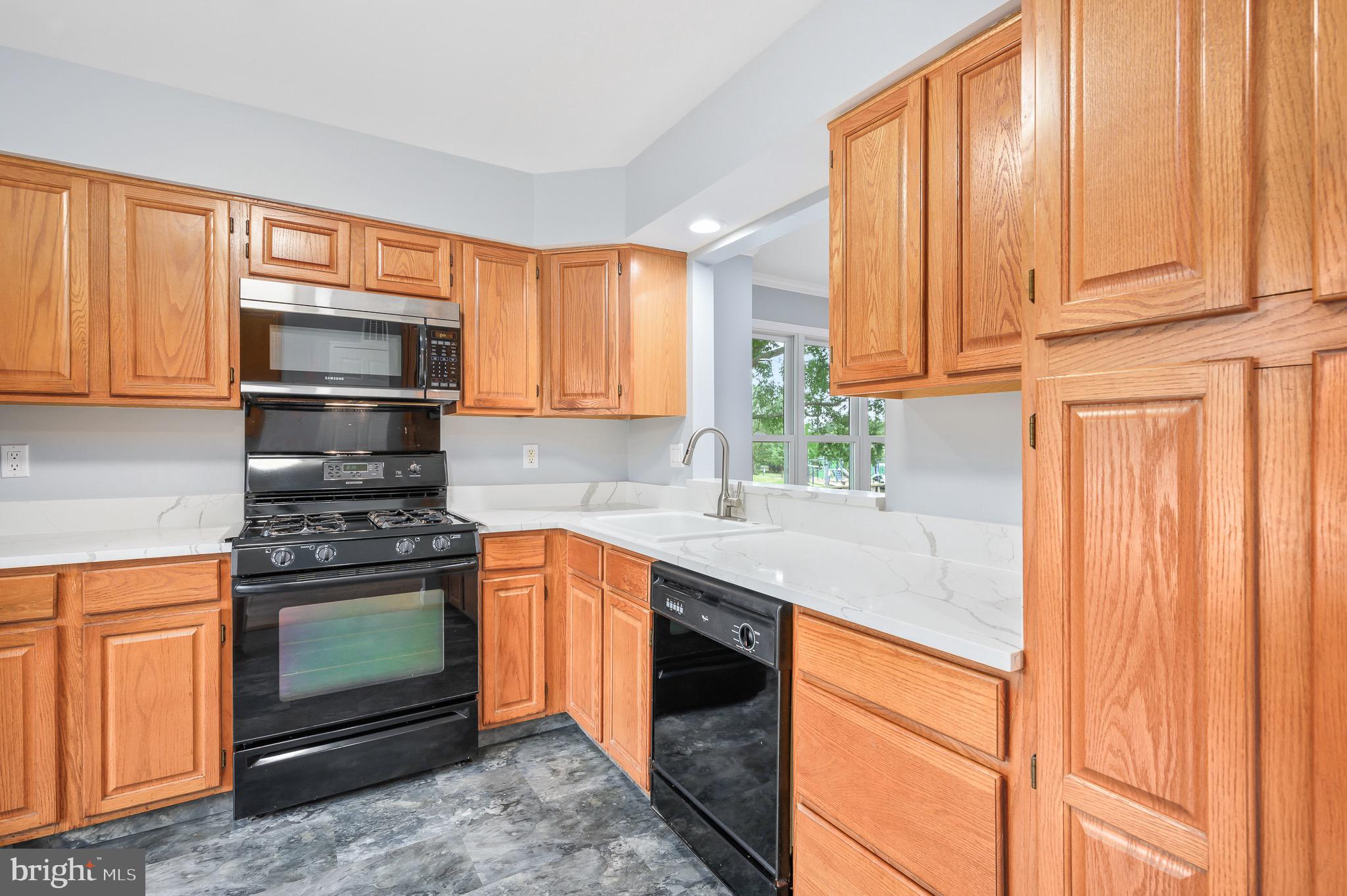 ASHBURN VILLAGE - Residential Lease