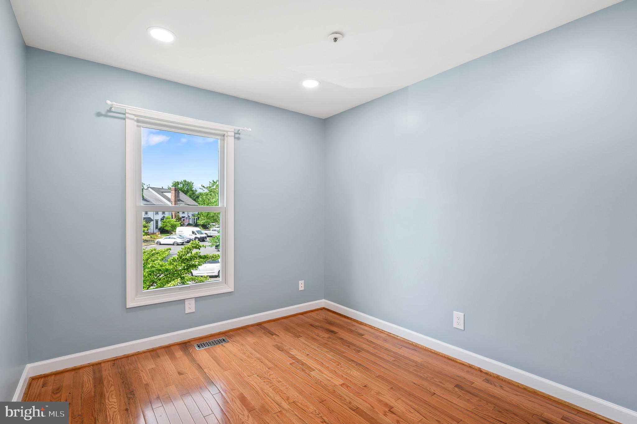 ASHBURN VILLAGE - Residential Lease