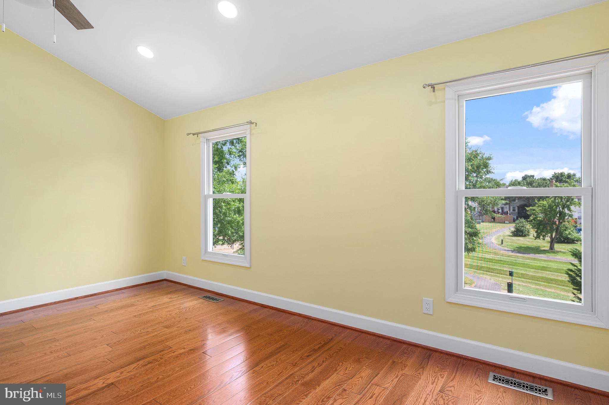 ASHBURN VILLAGE - Residential Lease