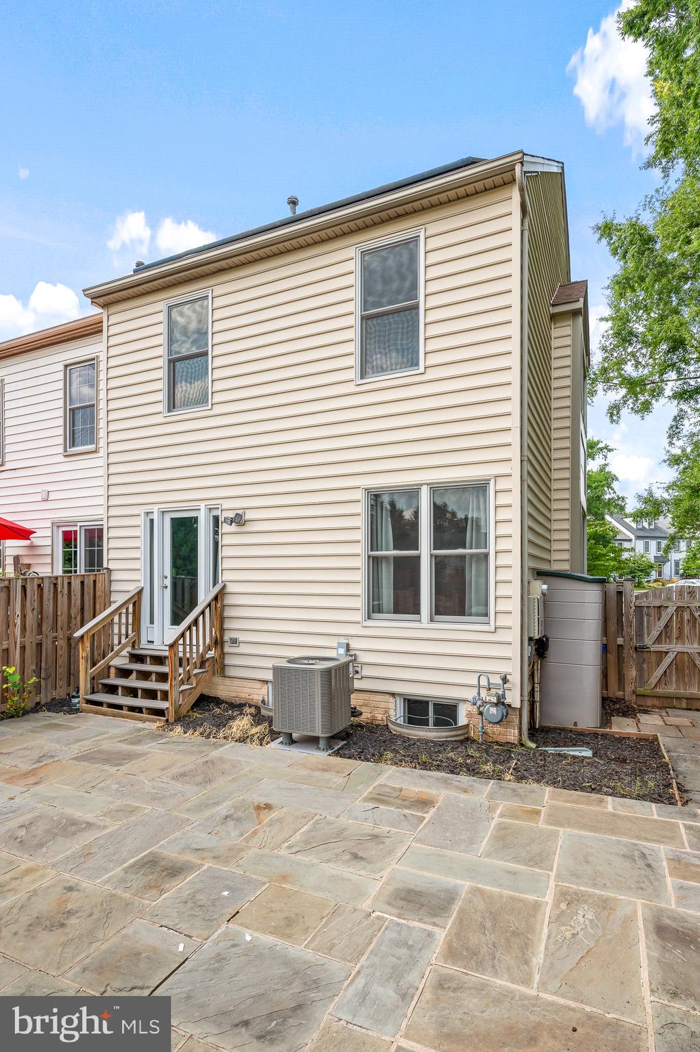 ASHBURN VILLAGE - Residential Lease