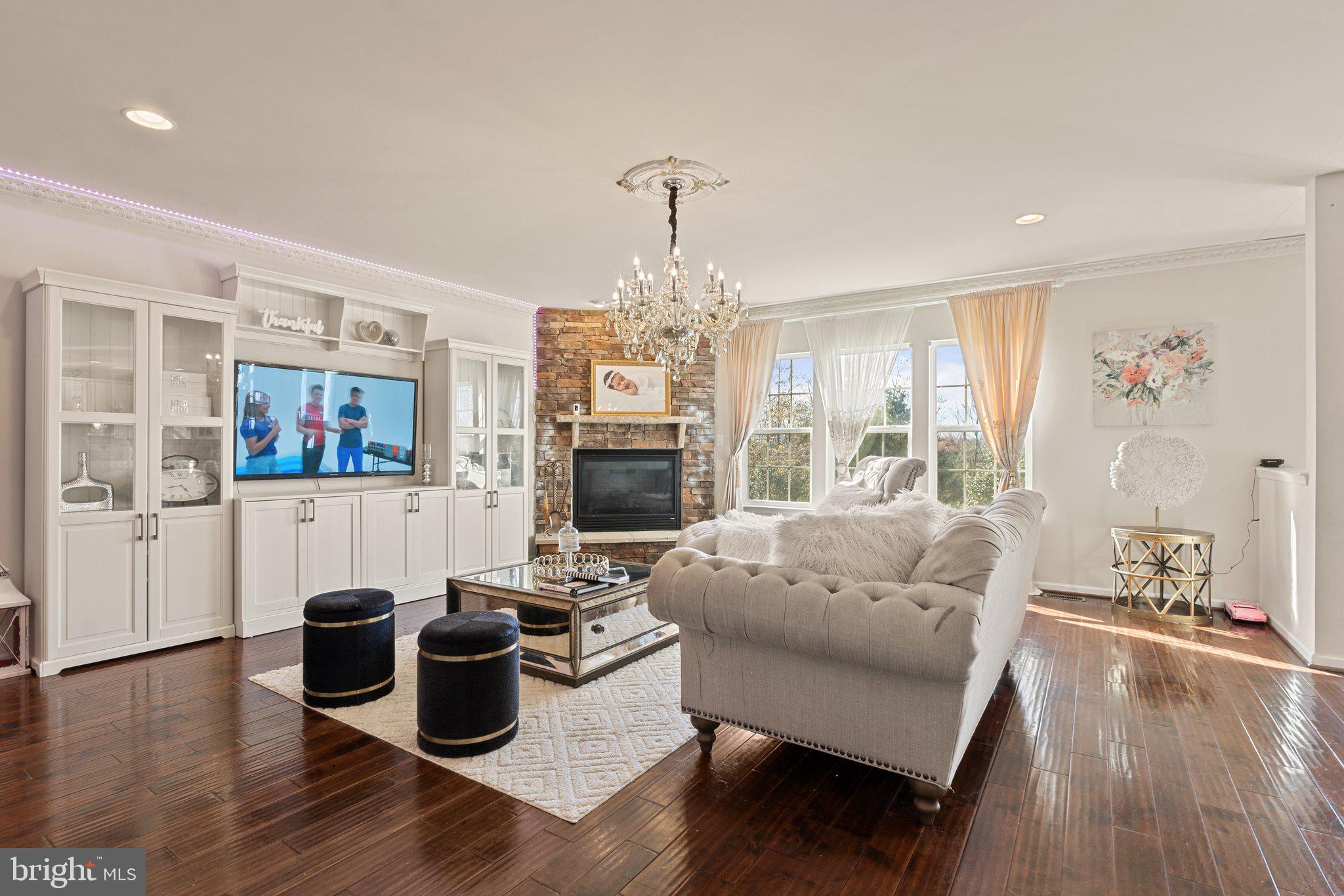 UNIVERSITY VILLAGE - Residential Lease