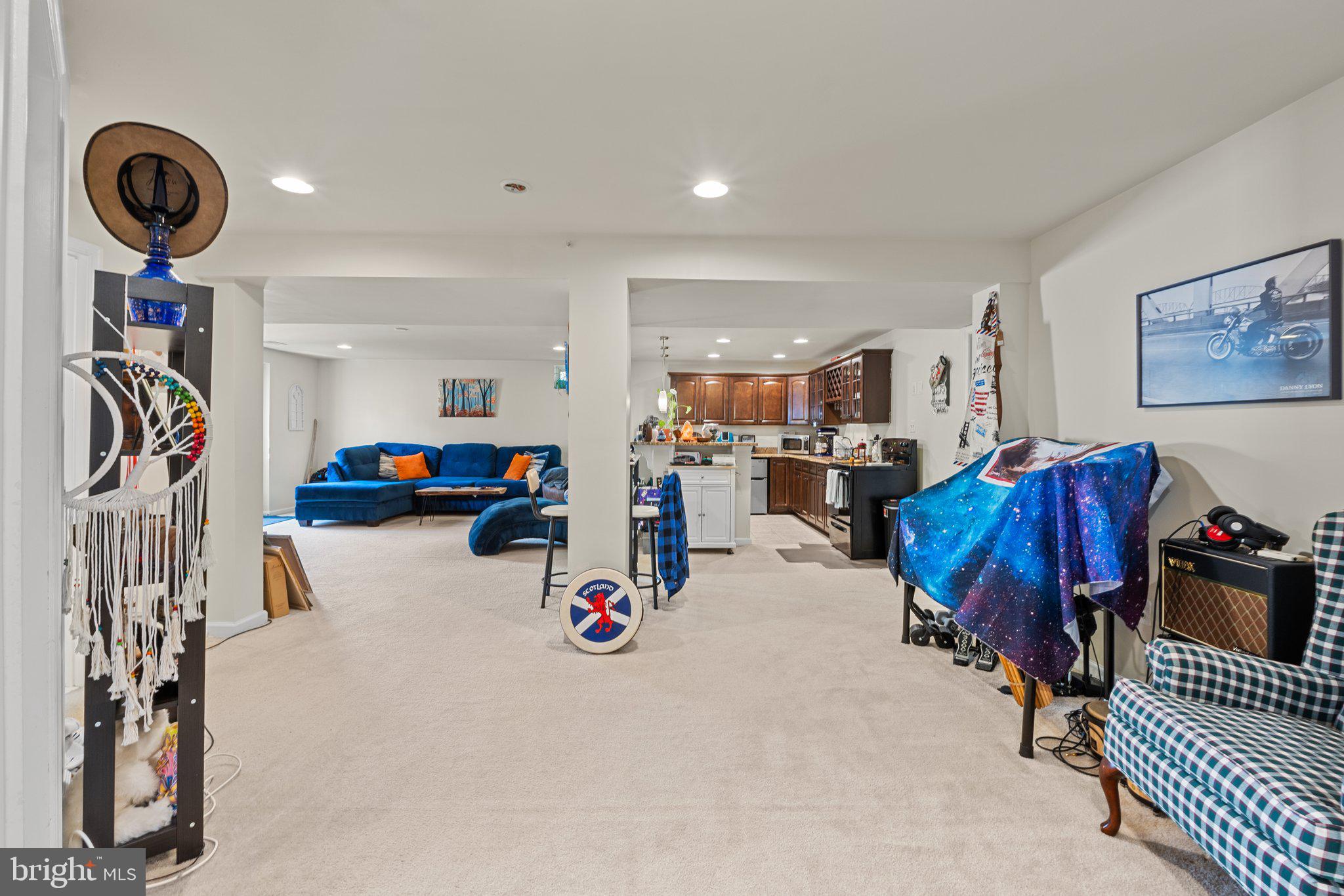 UNIVERSITY VILLAGE - Residential Lease