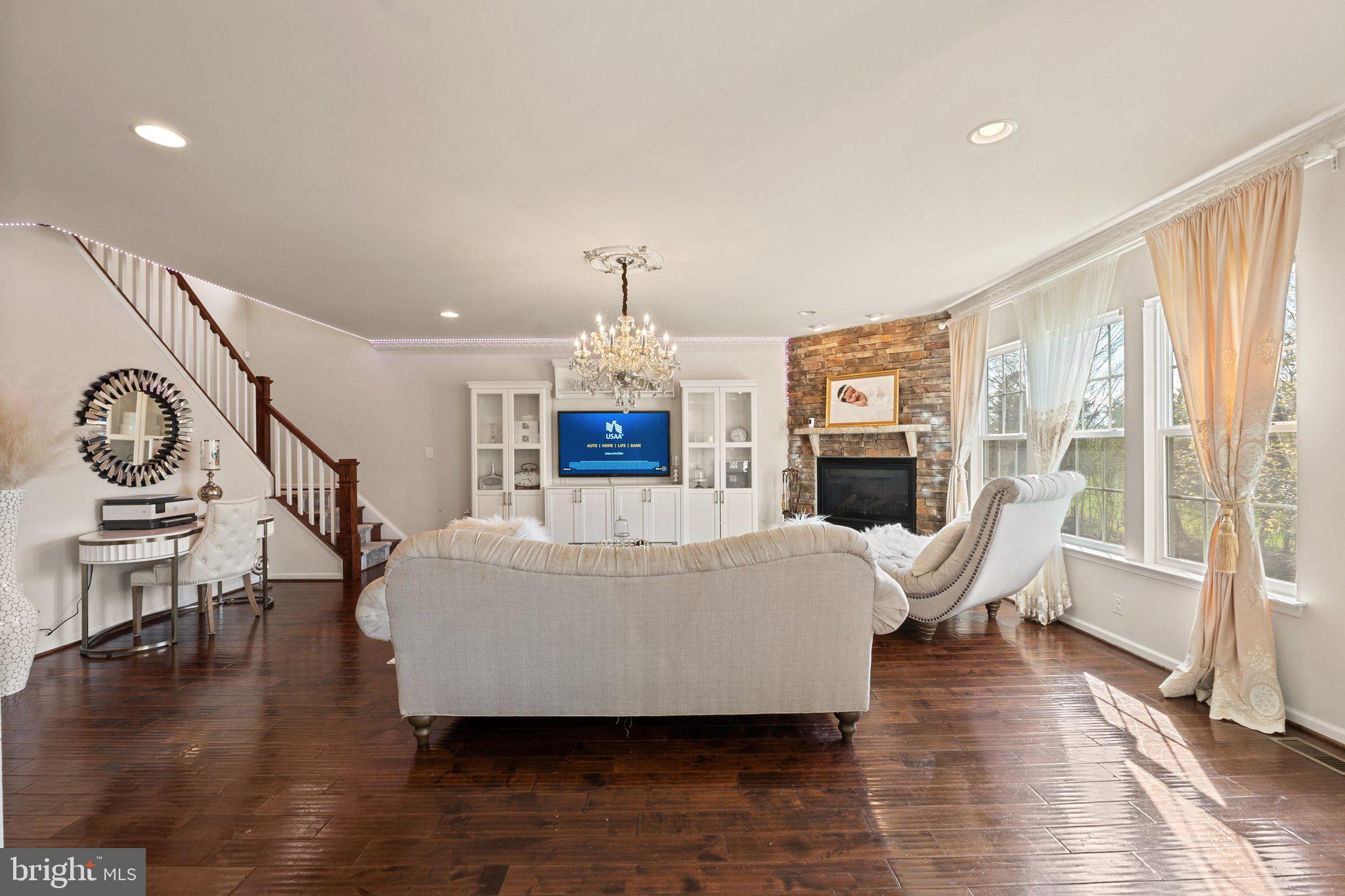 UNIVERSITY VILLAGE - Residential Lease