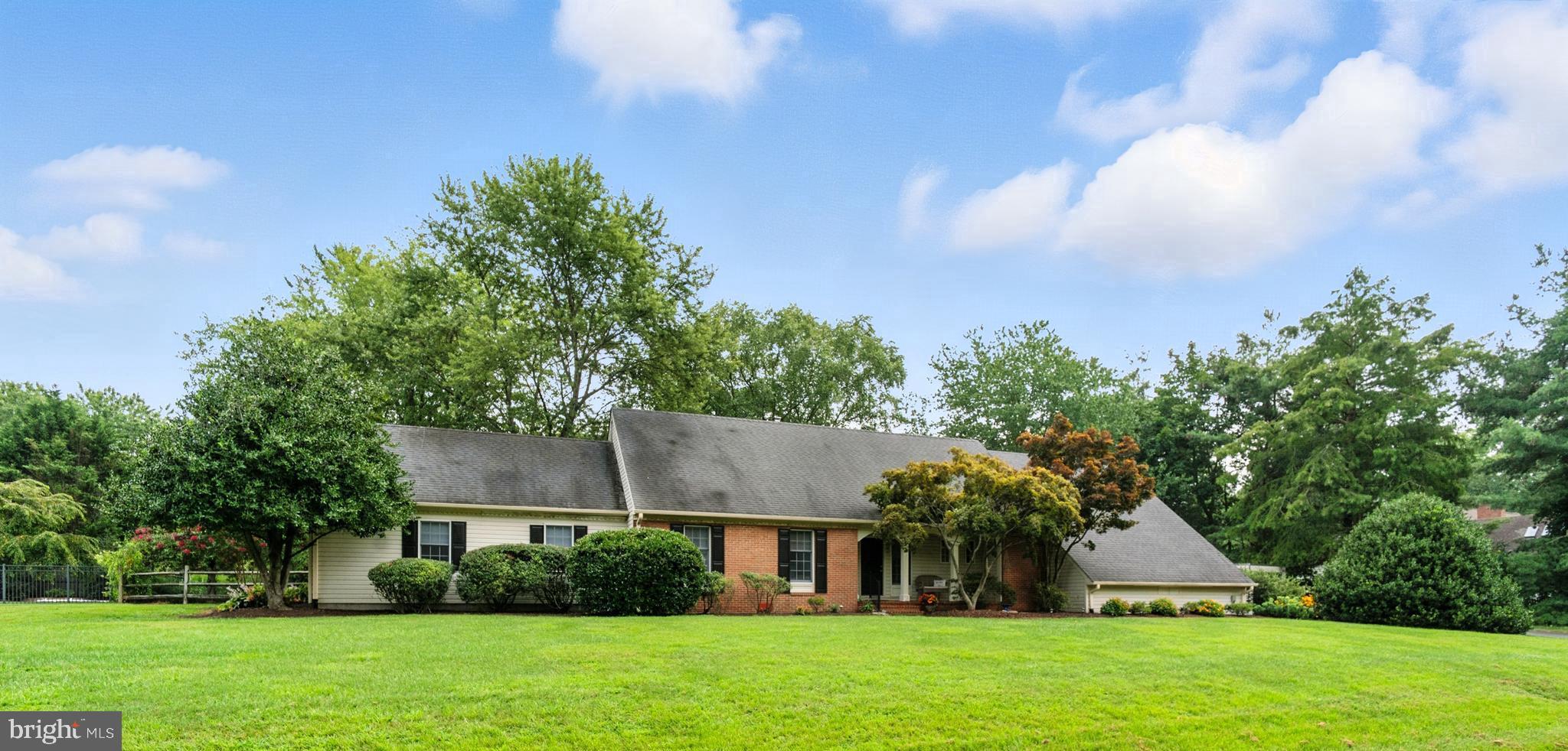 7729 COUNTRY CLUB LANE