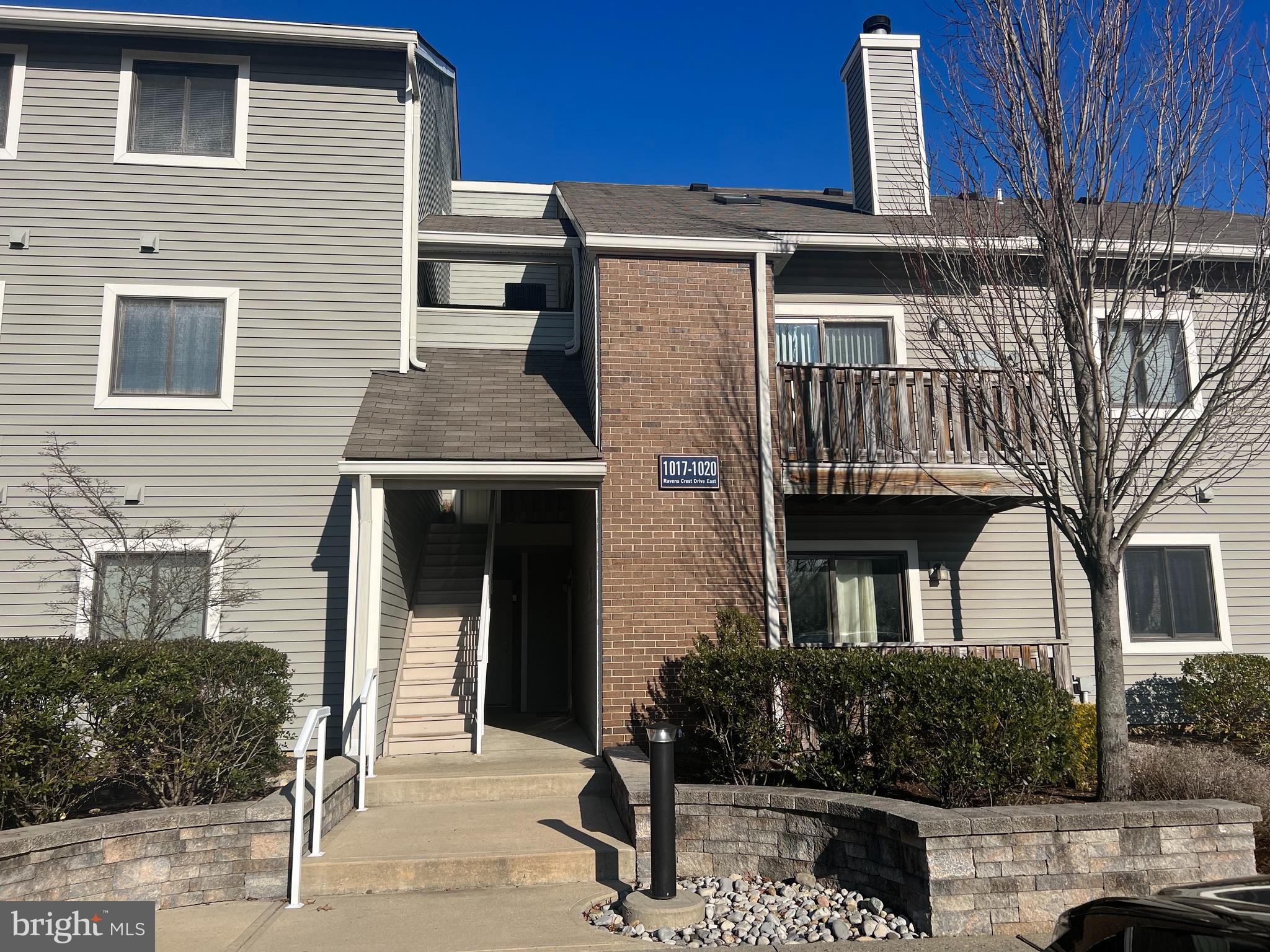 1019 RAVENS CREST