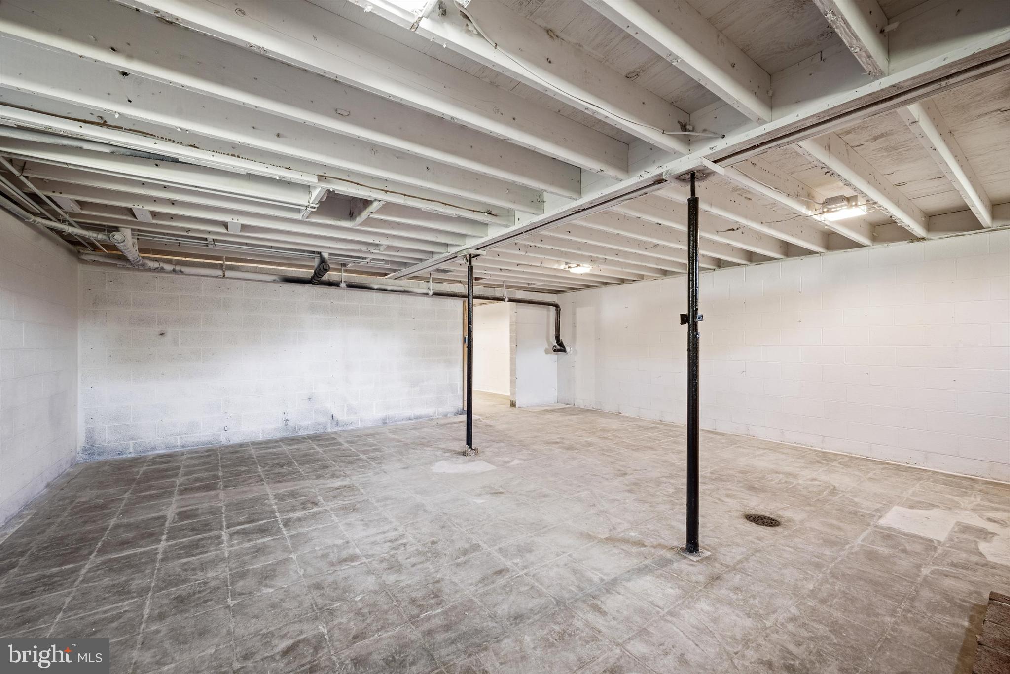 WAKELAND MANOR - Residential