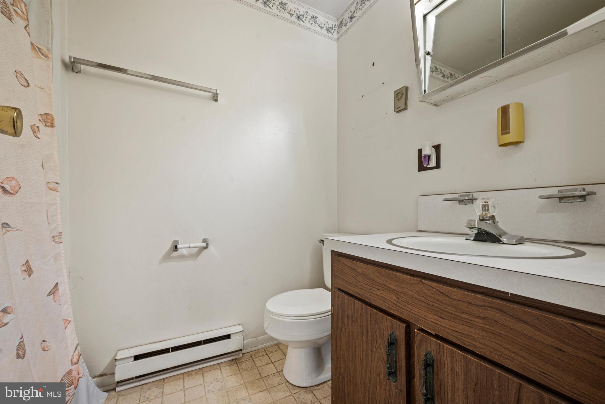 WAKELAND MANOR - Residential