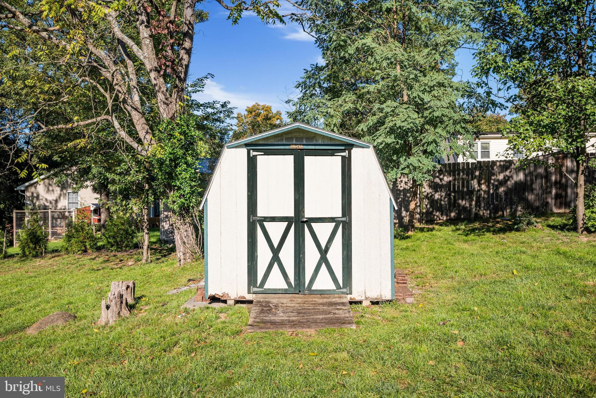 WAKELAND MANOR - Residential