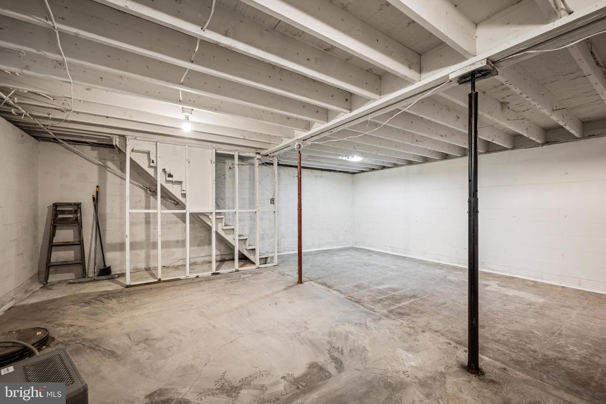 WAKELAND MANOR - Residential