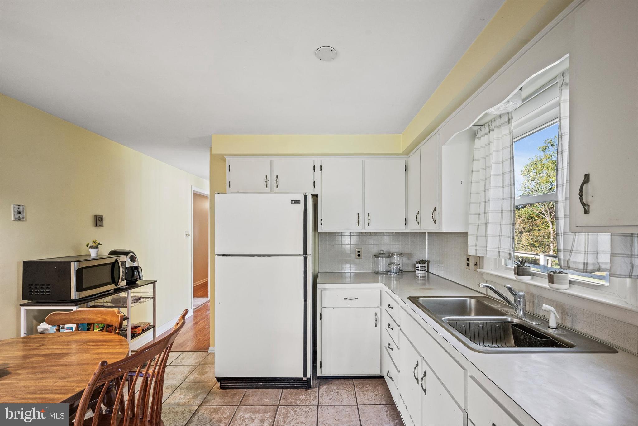 WAKELAND MANOR - Residential