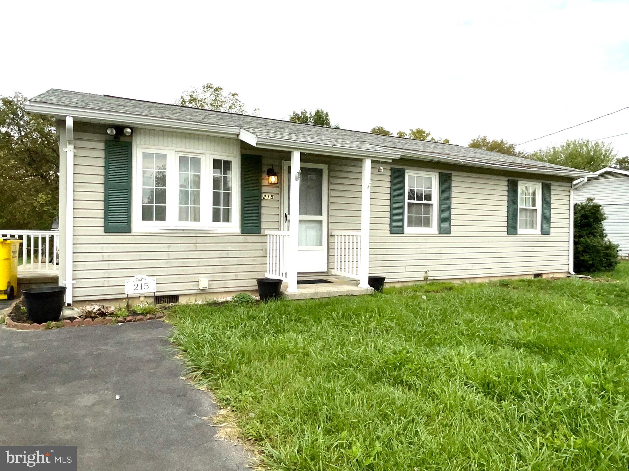 Cute and cozy 3 bedroom 1 bath rancher perfect for one who desires one level living with no steps. Large front room, currently used a dining room, nice spacious galley style kitchen with granite countertops and breakfast bar. Large family room off kitchen with nice deck in a large fenced back yard. Large workshop and storage building in the back yard. Newer architectural shingled roof. Affordably priced, and should go all loan programs. Call to see this home today!