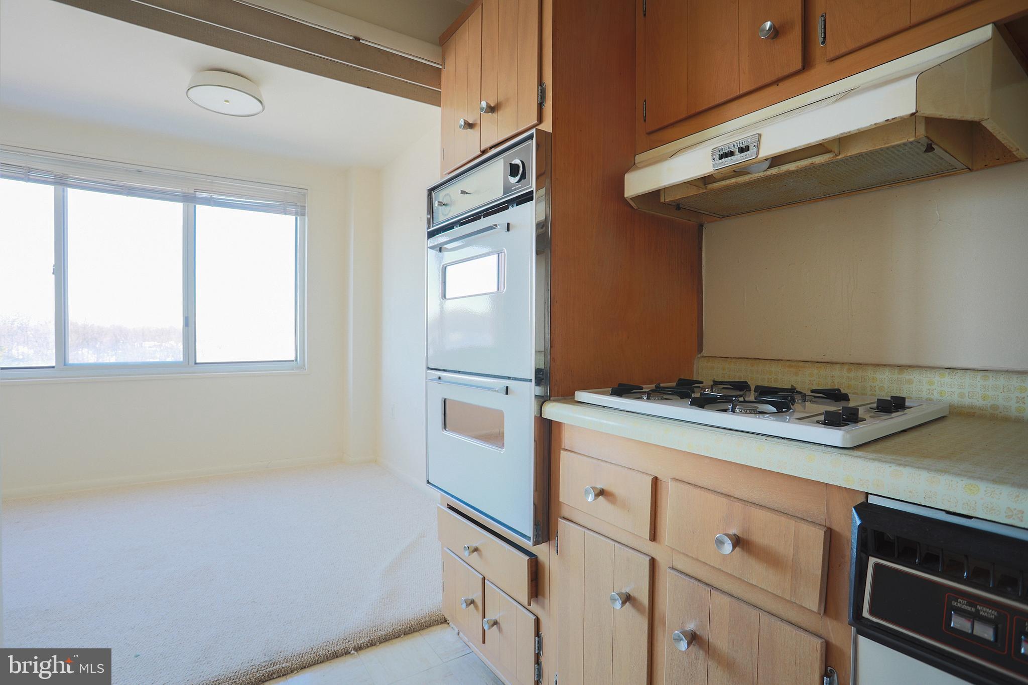 AVALON GROSVENOR TOWER - Residential