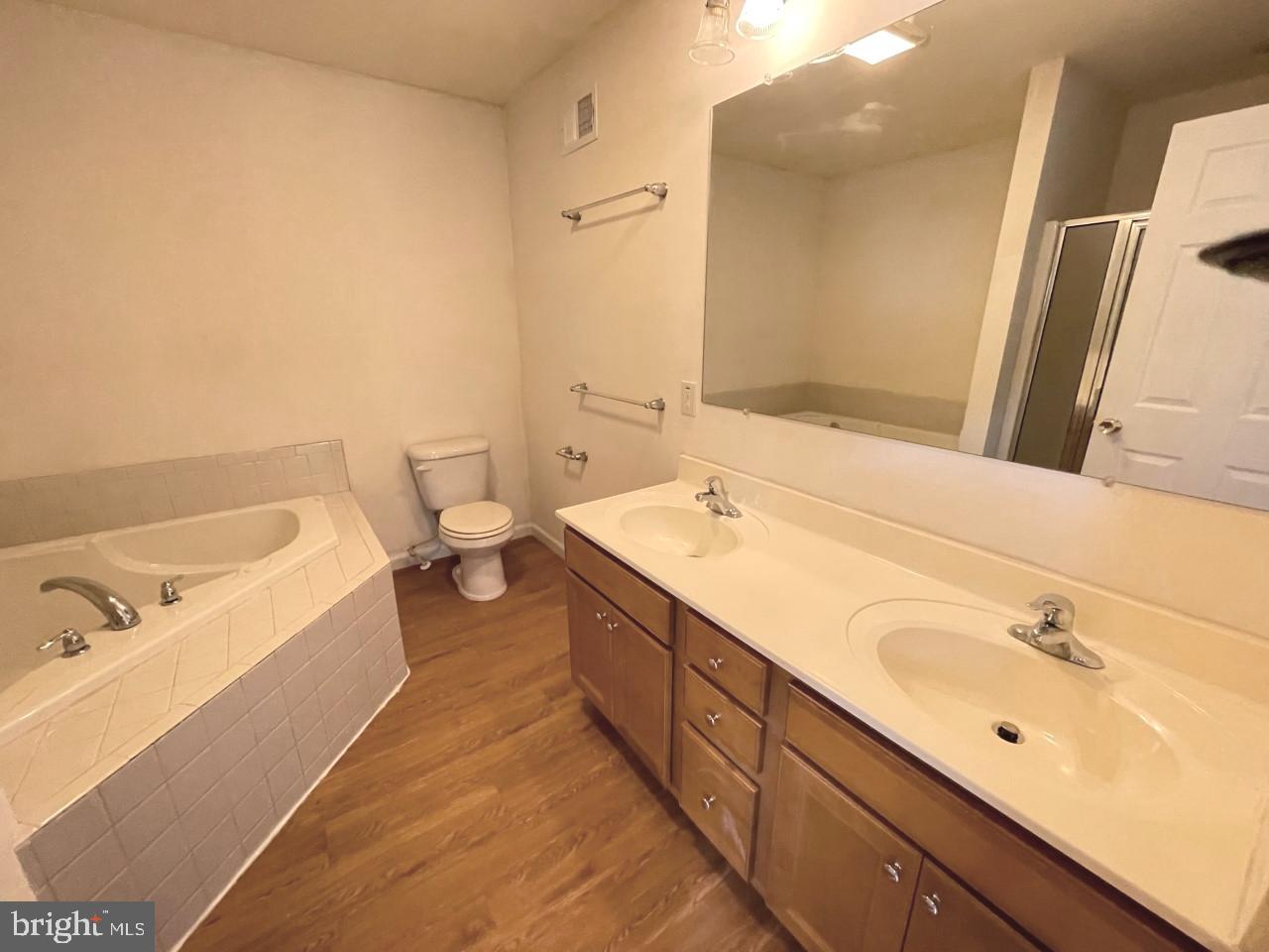 LOGANS RESERVE - Residential