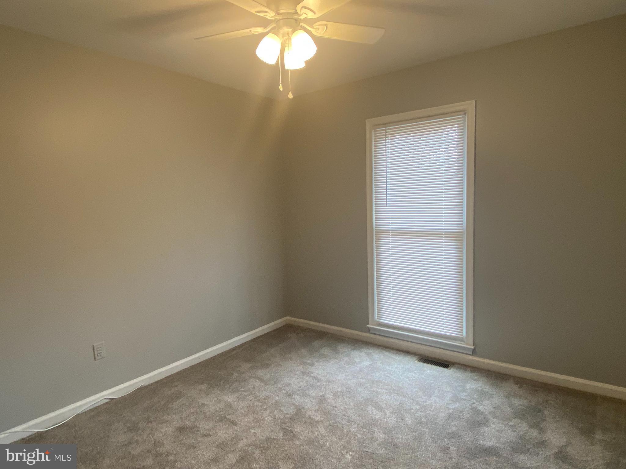 LAKE LAND - Residential Lease