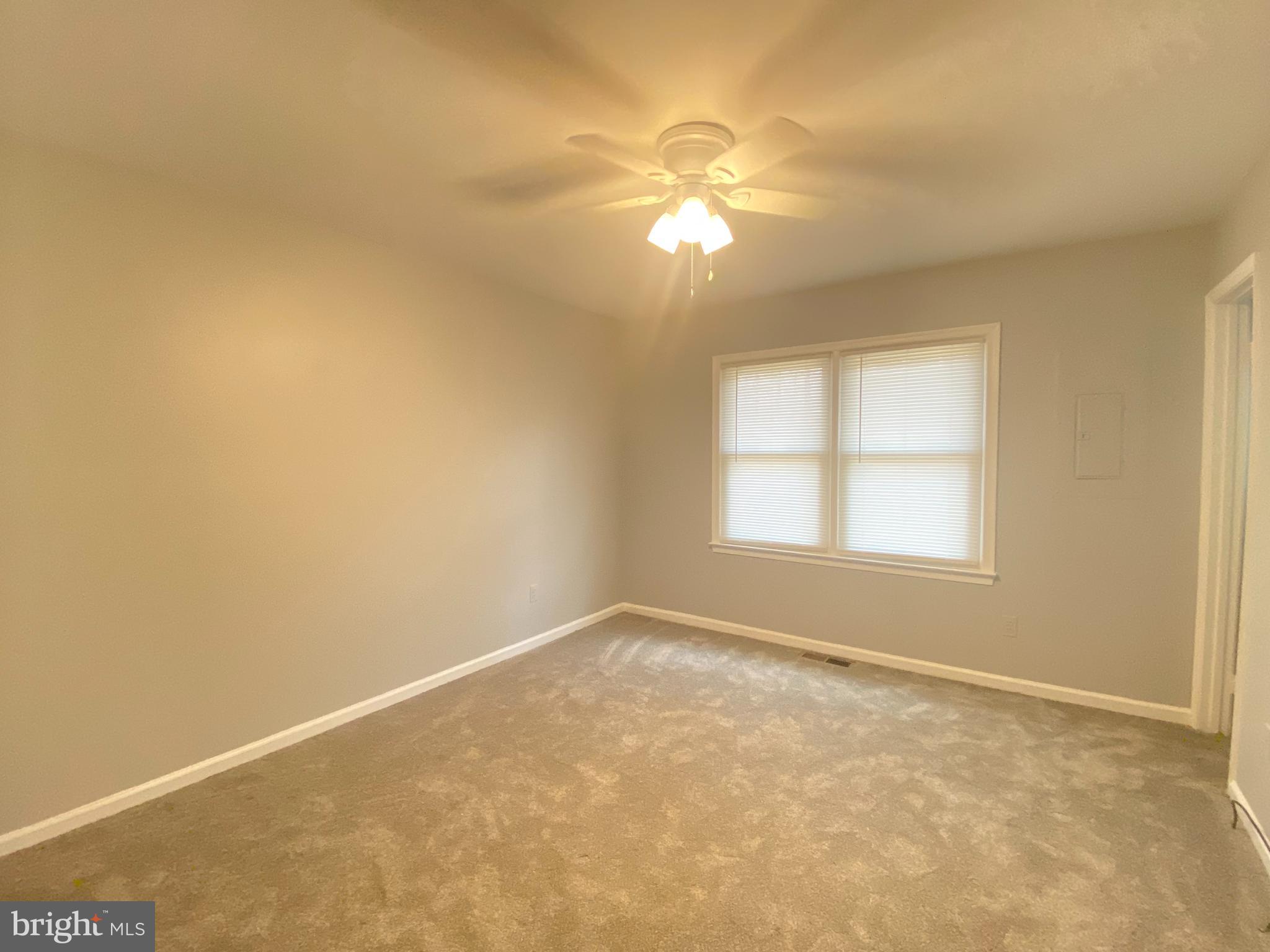 LAKE LAND - Residential Lease