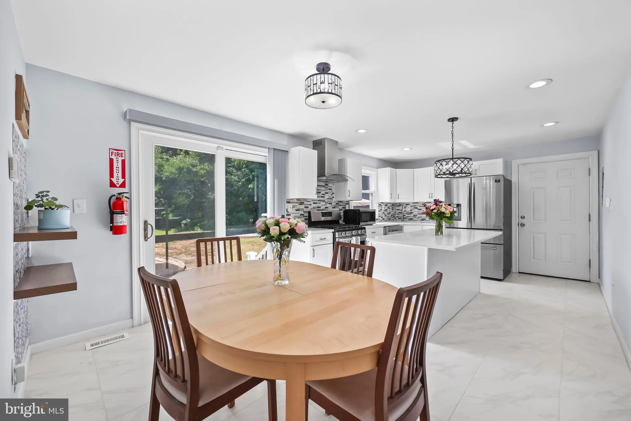 Ewing, New Jersey 08638, United States, 3 Bedrooms Bedrooms, ,2 BathroomsBathrooms,Residential,Pending,182527