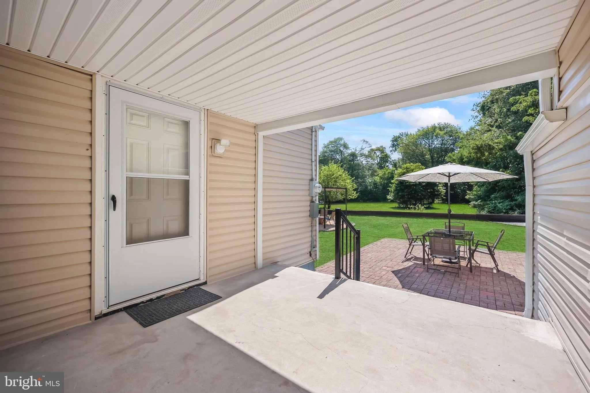 Ewing, New Jersey 08638, United States, 3 Bedrooms Bedrooms, ,2 BathroomsBathrooms,Residential,Pending,182527